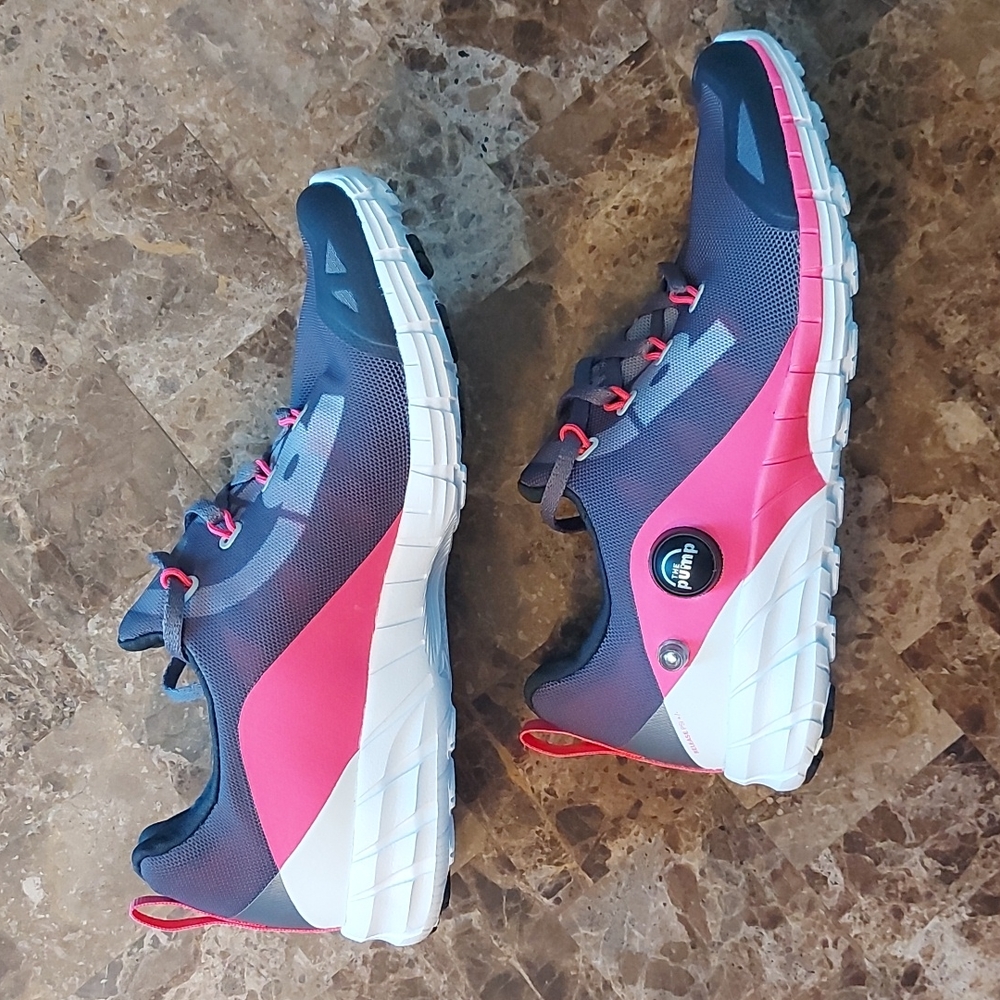 Reebok The Pump size 6 new